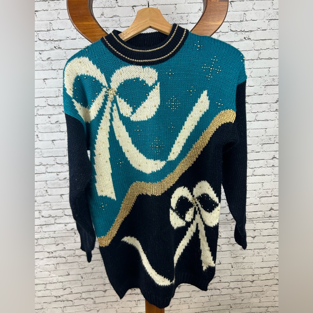 Dana Scott | Vintage Blue and Black Bow Design Sweater size M